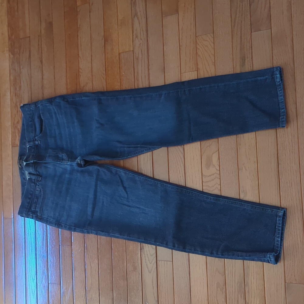 Banana Republic Blue Jeans Faded. Slim Fit. Size 33" x 30 (Like New)